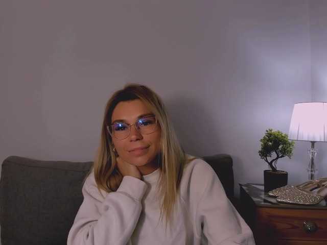 FreyaHoney live cam on BongaCams