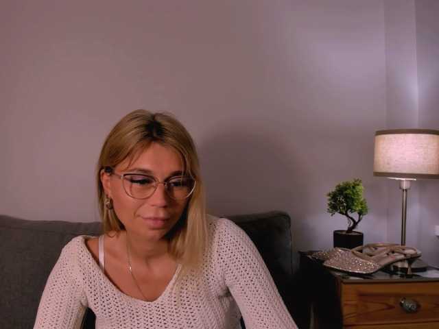 FreyaHoney live cam on BongaCams