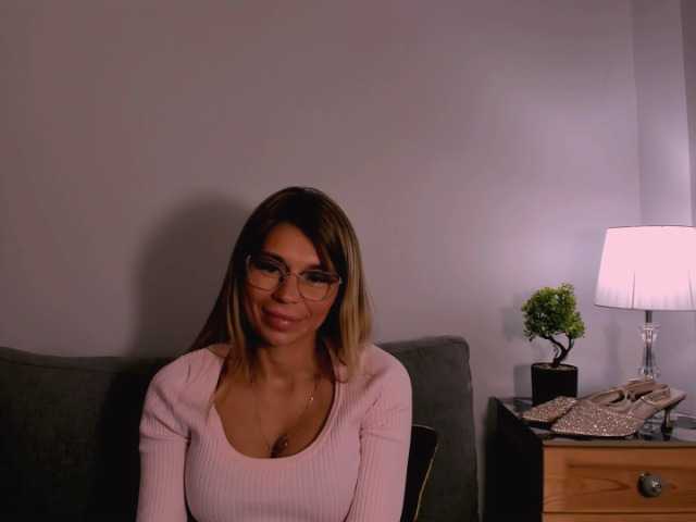 FreyaHoney live cam on BongaCams