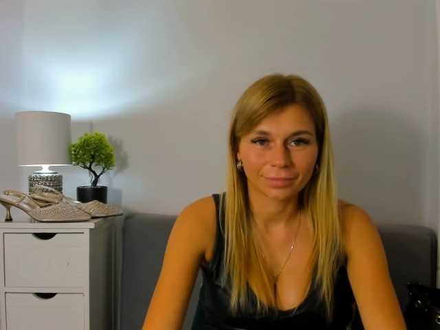 FreyaHoney live cam on BongaCams