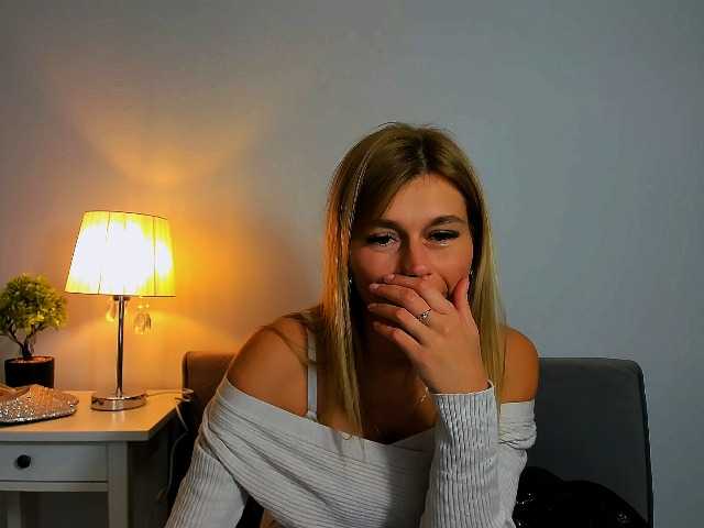 FreyaHoney live cam on BongaCams