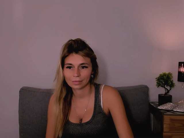 FreyaHoney live cam on BongaCams