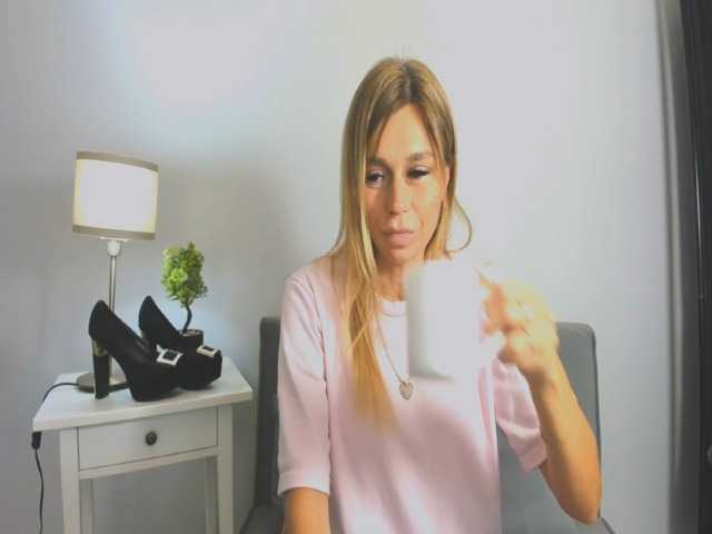 FreyaHoney live cam on BongaCams