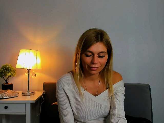 FreyaHoney live cam on BongaCams