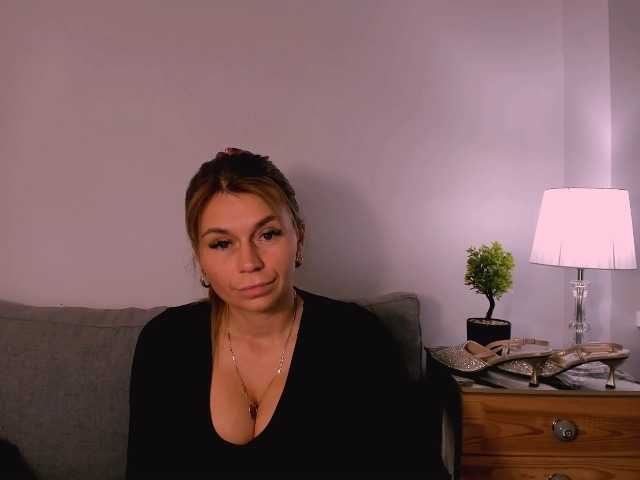 FreyaHoney live cam on BongaCams