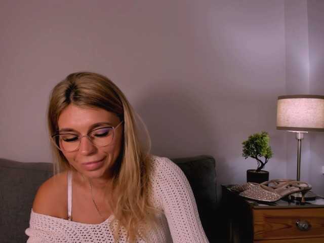 FreyaHoney live cam on BongaCams