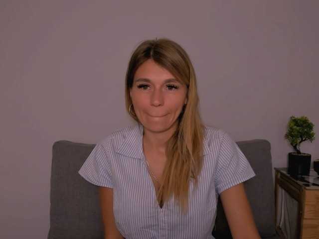 FreyaHoney live cam on BongaCams