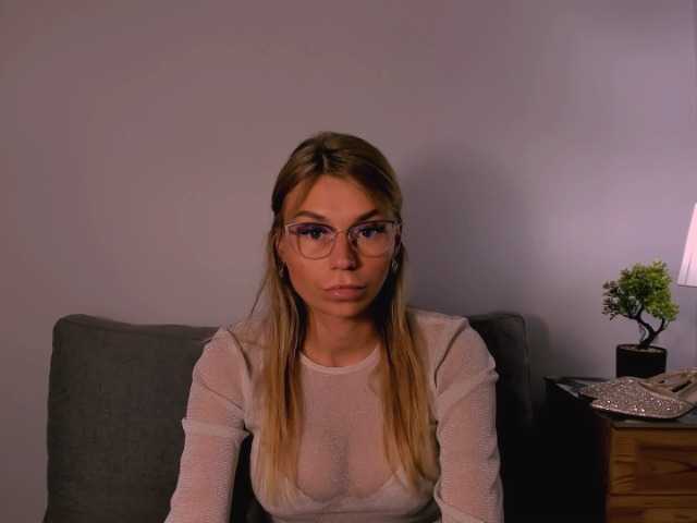 FreyaHoney live cam on BongaCams