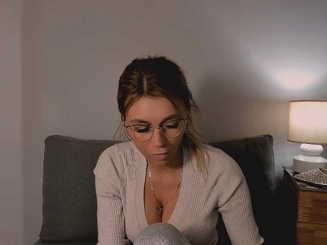 FreyaHoney live cam on BongaCams