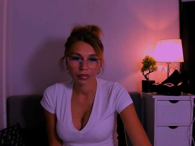 FreyaHoney live cam on BongaCams