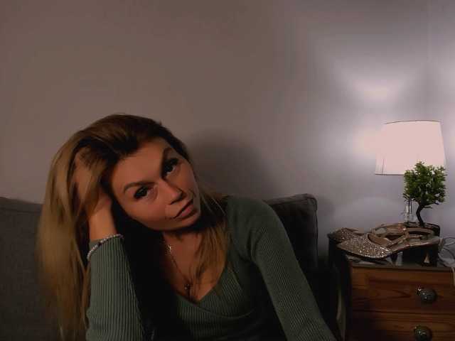 FreyaHoney live cam on BongaCams