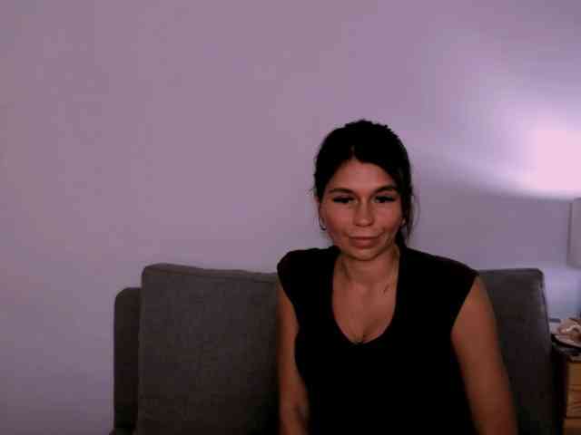 FreyaHoney webcam
