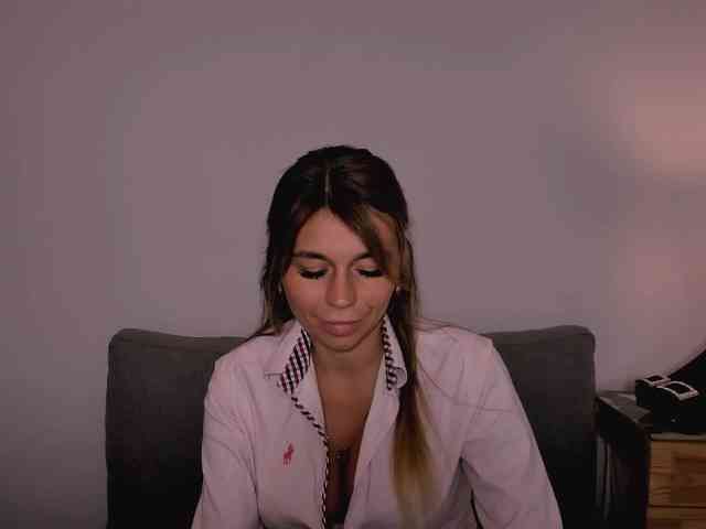 FreyaHoney webcam
