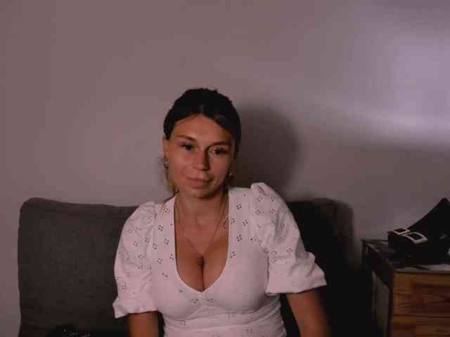 FreyaHoney webcam