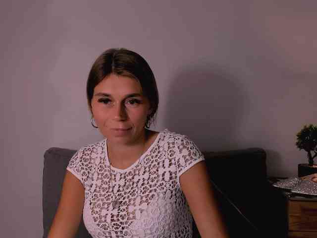 FreyaHoney webcam