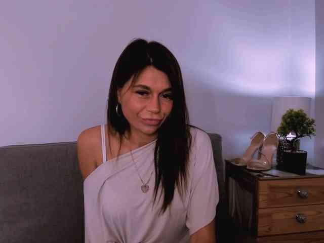 FreyaHoney webcam