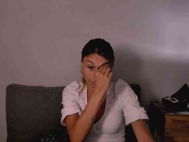 FreyaHoney webcam