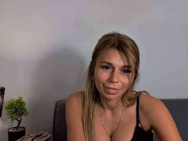 FreyaHoney webcam