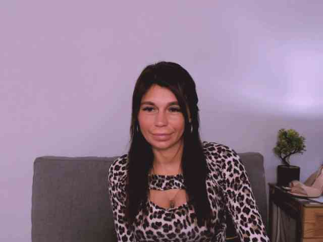 FreyaHoney webcam