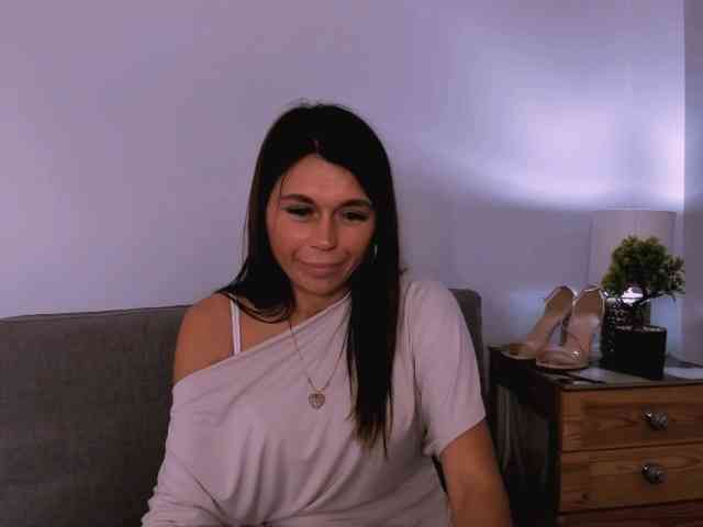 FreyaHoney webcam