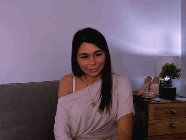 FreyaHoney webcam