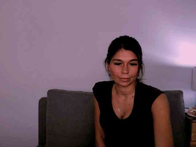 FreyaHoney webcam