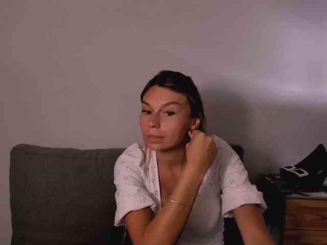 FreyaHoney webcam