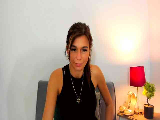 FreyaHoney webcam