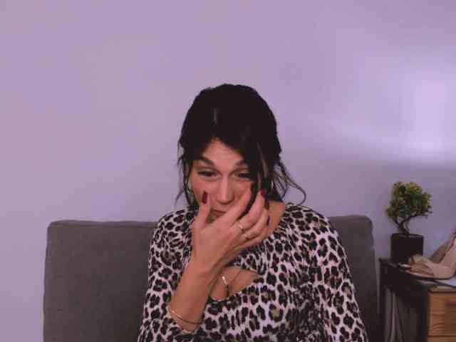 FreyaHoney webcam