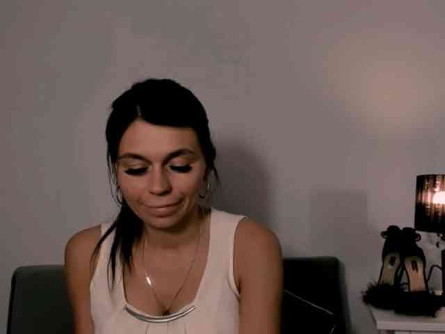 FreyaHoney webcam