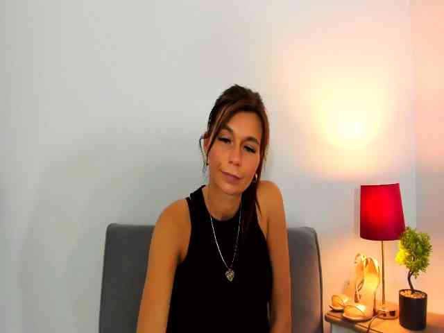FreyaHoney webcam