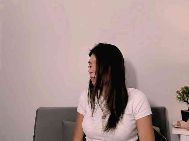FreyaHoney webcam