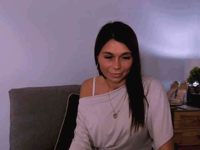 FreyaHoney webcam