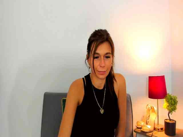 FreyaHoney webcam