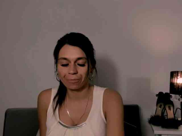 FreyaHoney webcam