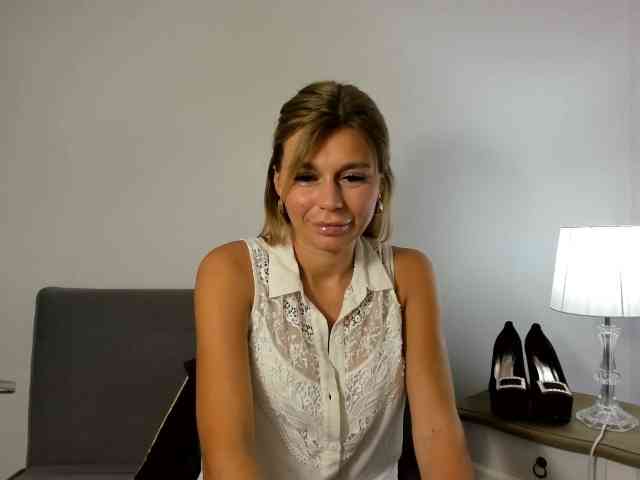 FreyaHoney Live Webcam on BongaCams