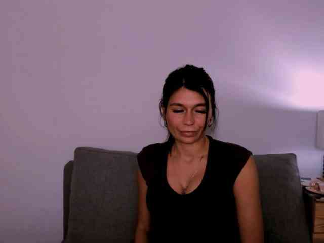 FreyaHoney webcam