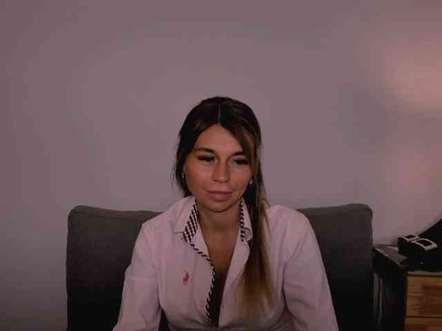 FreyaHoney webcam