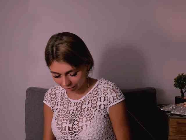 FreyaHoney webcam