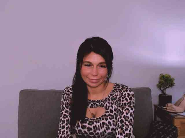 FreyaHoney webcam