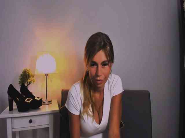 FreyaHoney webcam