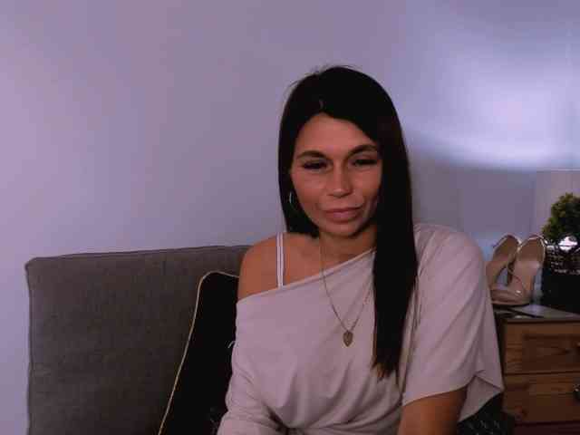 FreyaHoney webcam