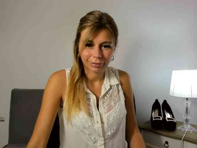 FreyaHoney Live Webcam on BongaCams