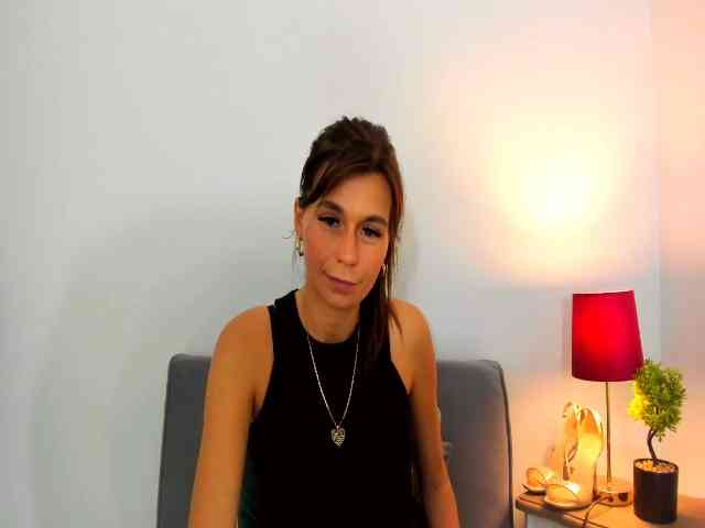 FreyaHoney webcam