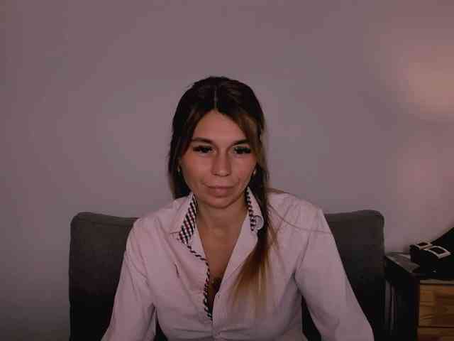 FreyaHoney webcam