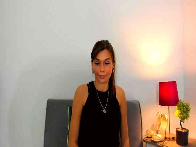 FreyaHoney webcam