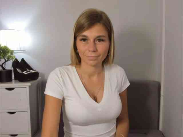FreyaHoney webcam