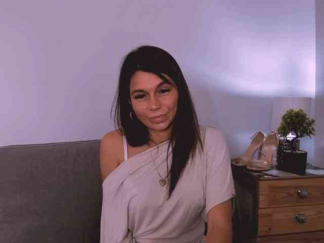 FreyaHoney webcam