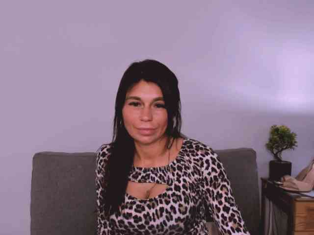 FreyaHoney webcam