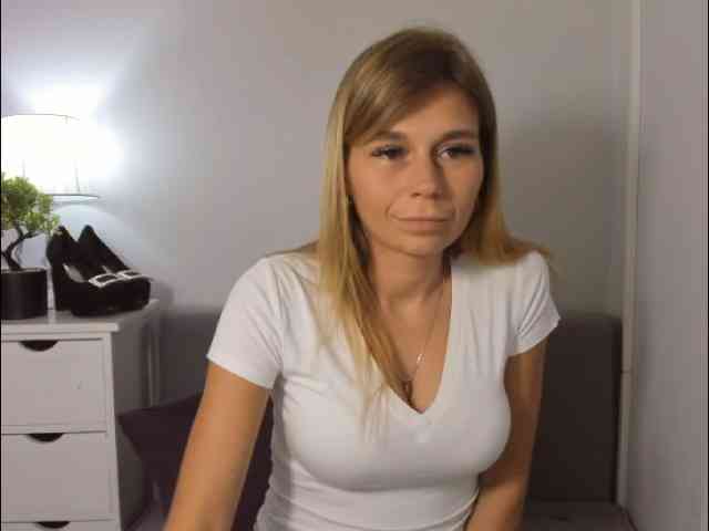 FreyaHoney webcam